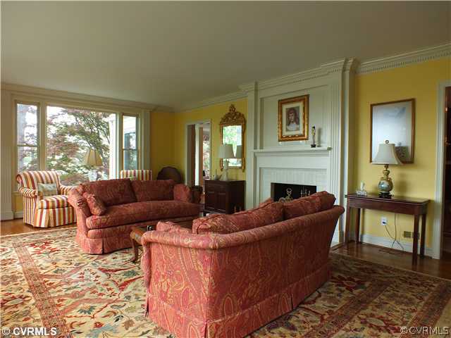10466 Cherokee Road Richmond, VA 23235 - Photo 6 of 24 Living Room - 28' x 15' with three huge windows lo