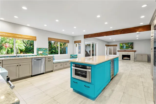 $7,800 | 17222 Lynn Lane, Huntington Beach, CA 92649