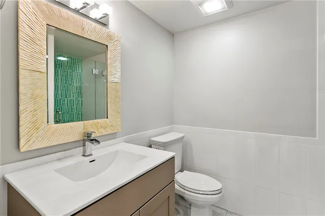 $7,800 | 17222 Lynn Lane, Huntington Beach, CA 92649