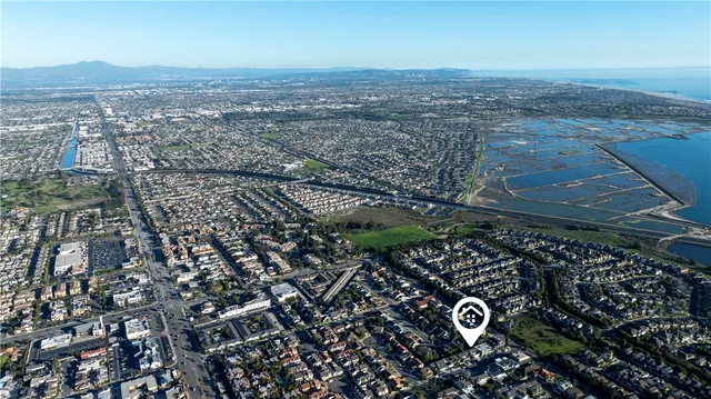 $7,800 | 17222 Lynn Lane, Huntington Beach, CA 92649