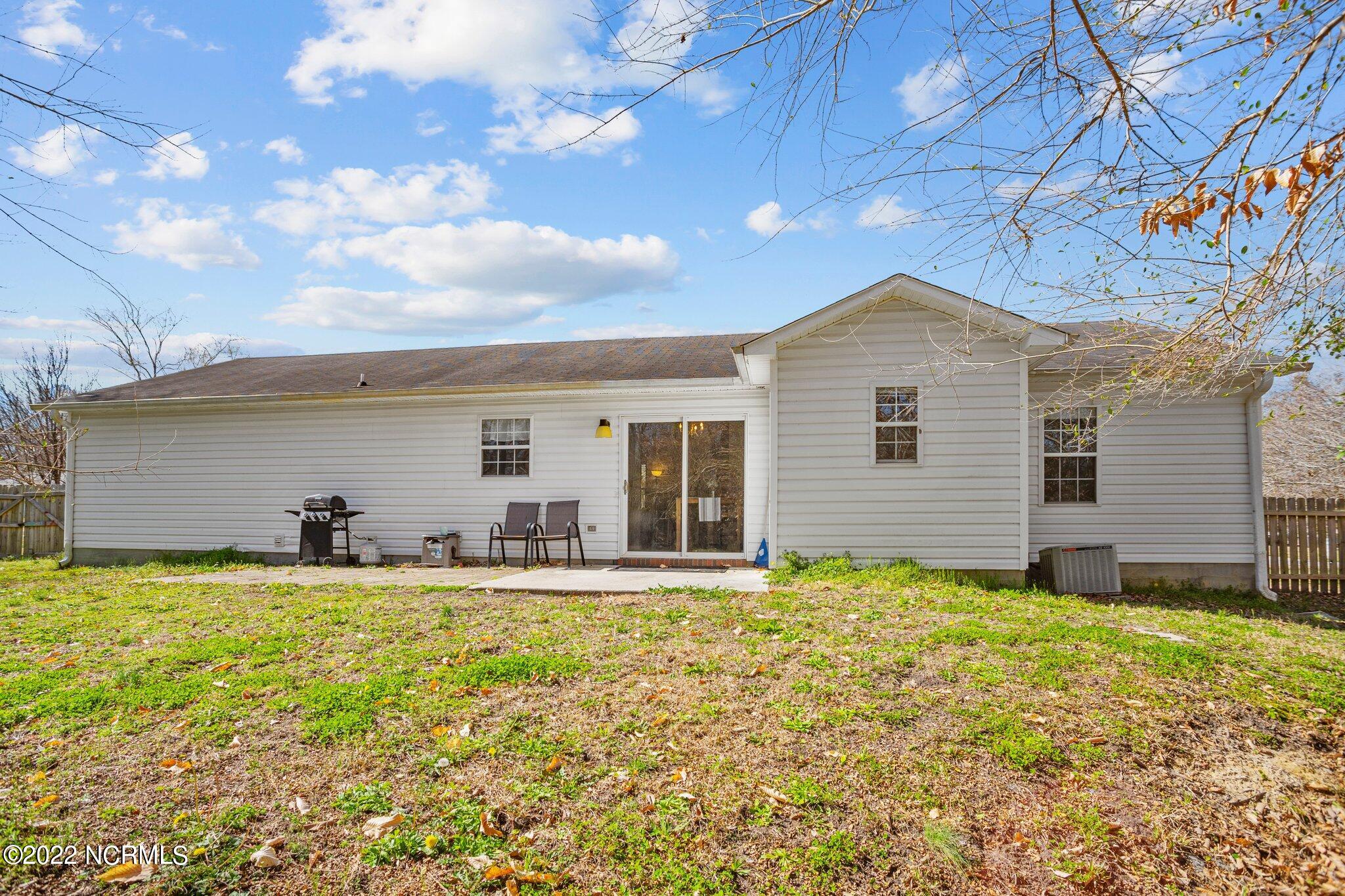 103 Wigeon Road Jacksonville, NC 28540 - Photo 28 of 38 17-web-or-mls-DSC02760
