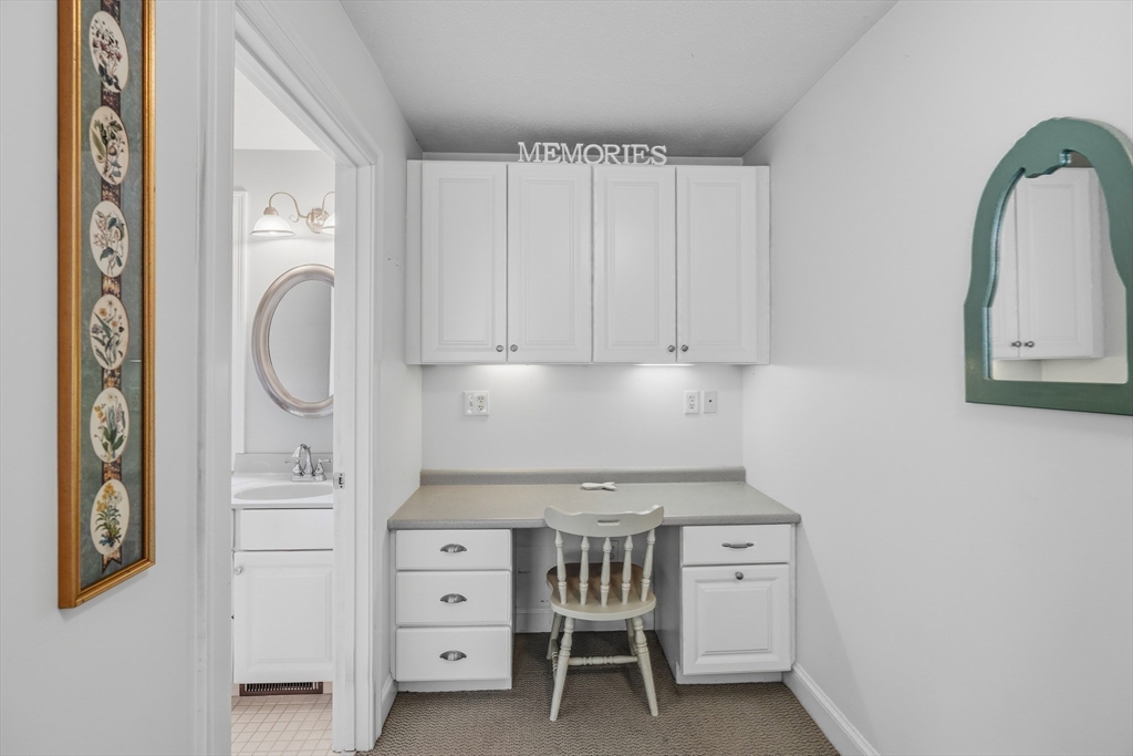 20 Hancock Road Windham, NH 03087 - Photo 31 of 37