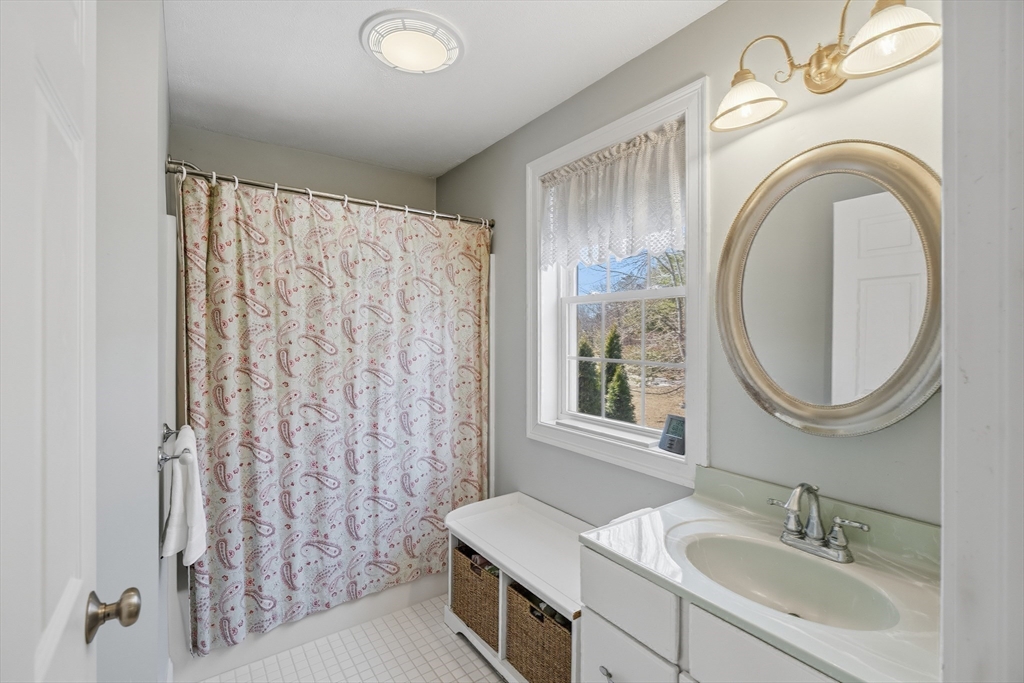 20 Hancock Road Windham, NH 03087 - Photo 32 of 37