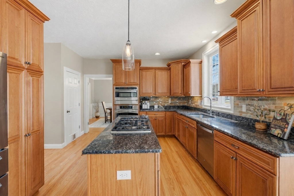 20 Hancock Road Windham, NH 03087 - Photo 6 of 37