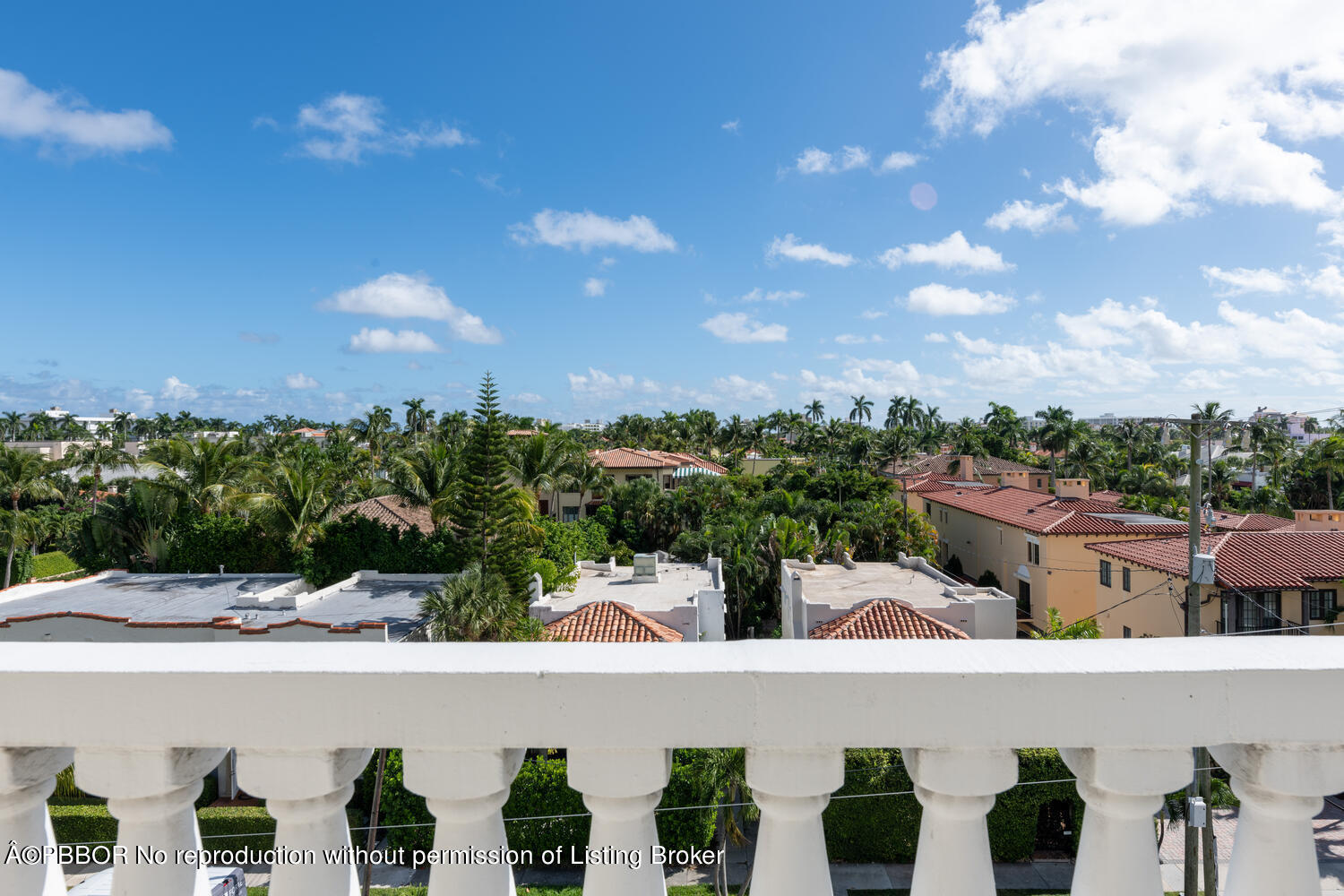 330 Cocoanut Row, Unit 5B Palm Beach, FL 33480 - Photo 30 of 32 a view of a outdoor space