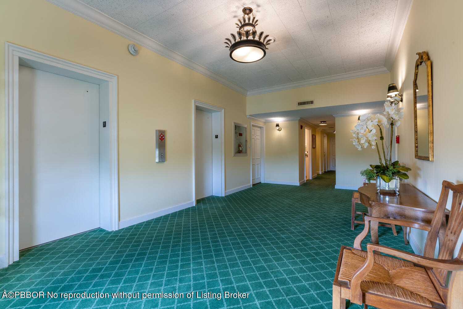 330 Cocoanut Row, Unit 5B Palm Beach, FL 33480 - Photo 32 of 32 a view of an entryway