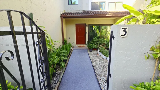 a view of entryway with a front door