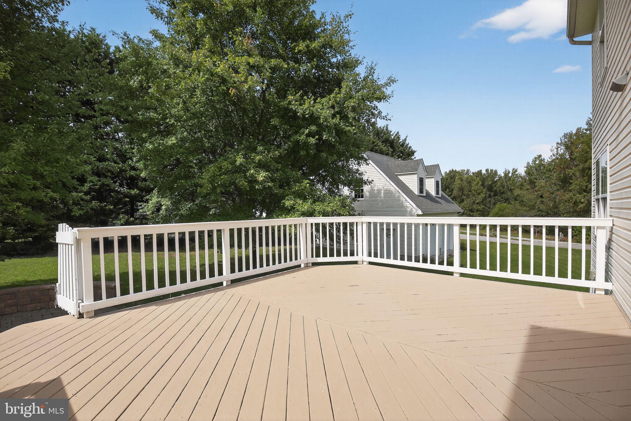 3100 Drawfield Lane Huntingtown, MD 20639 - Photo 11 of 37 Deck off kitchen area.