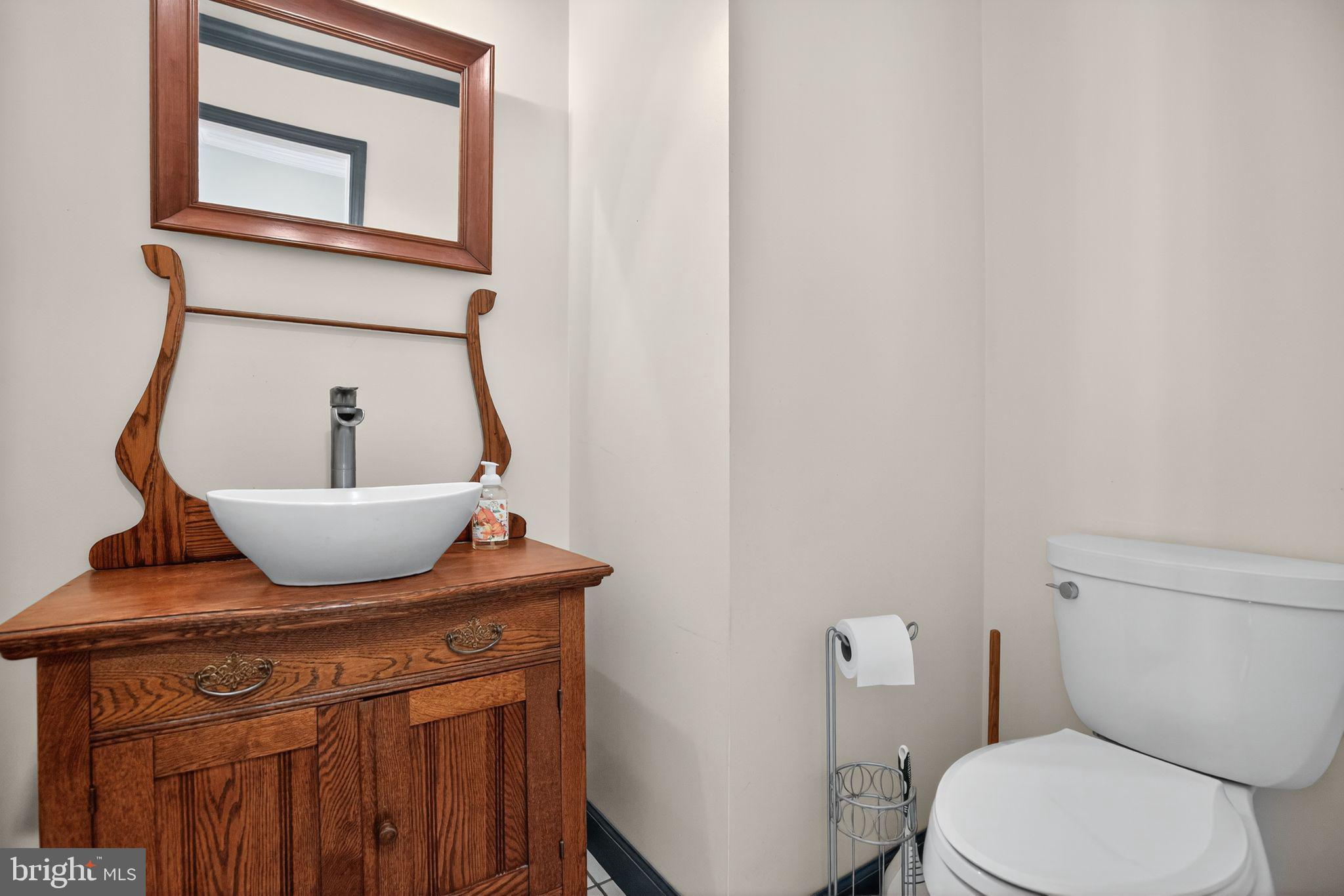 3100 Drawfield Lane Huntingtown, MD 20639 - Photo 16 of 37 Main level powder room.