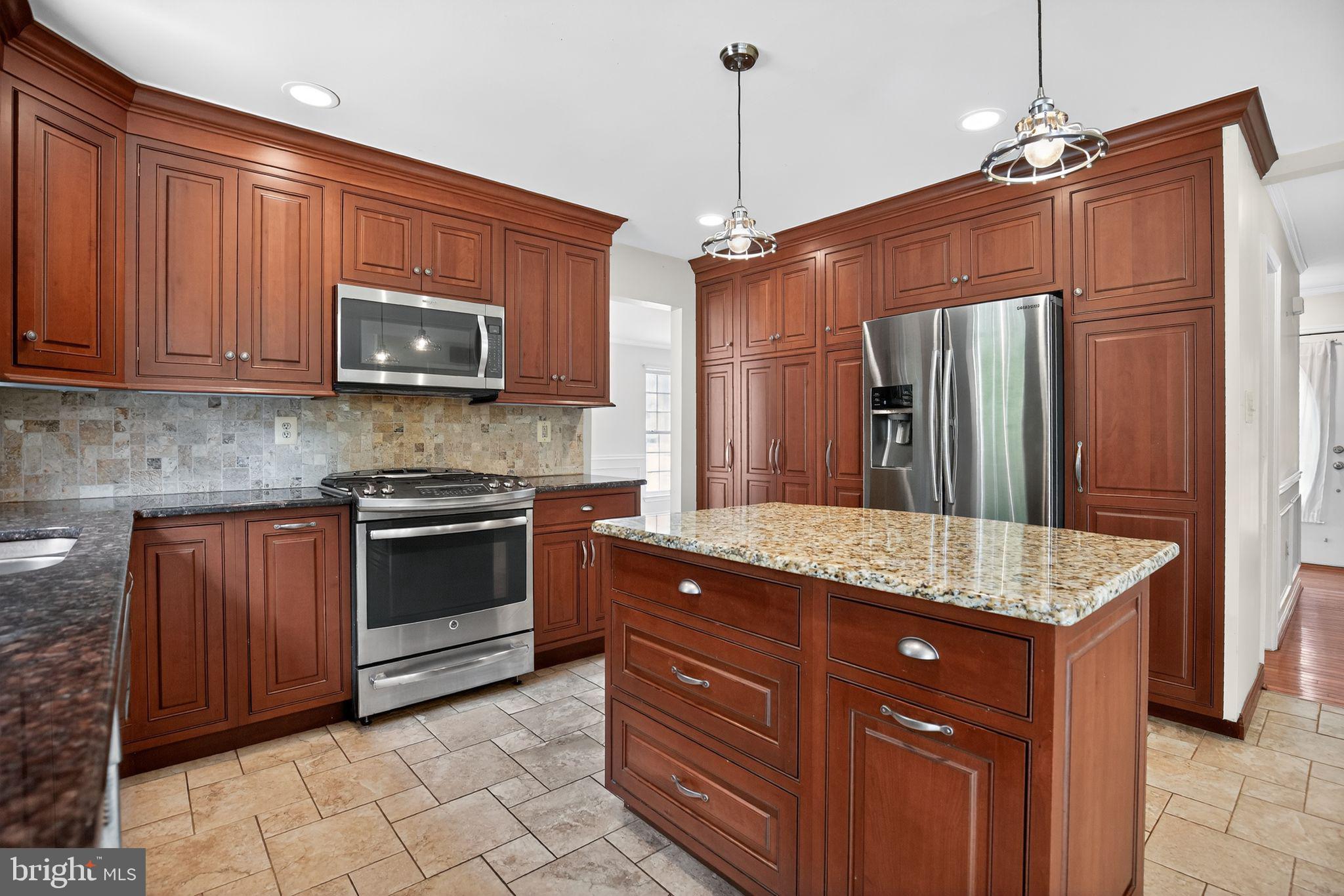 3100 Drawfield Lane Huntingtown, MD 20639 - Photo 7 of 37 Gas stovetop.