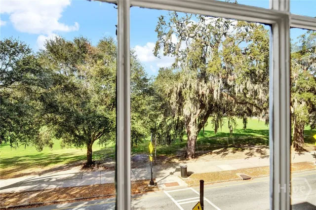 $3,400 | 105 East Gwinnett Street, Unit 3, Savannah, GA 31401