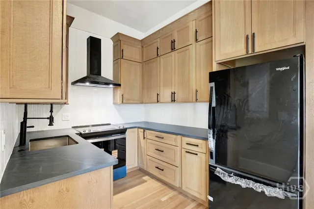 $3,400 | 105 East Gwinnett Street, Unit 3, Savannah, GA 31401