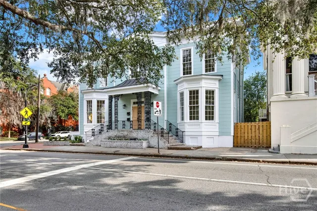 $3,400 | 105 East Gwinnett Street, Unit 3, Savannah, GA 31401