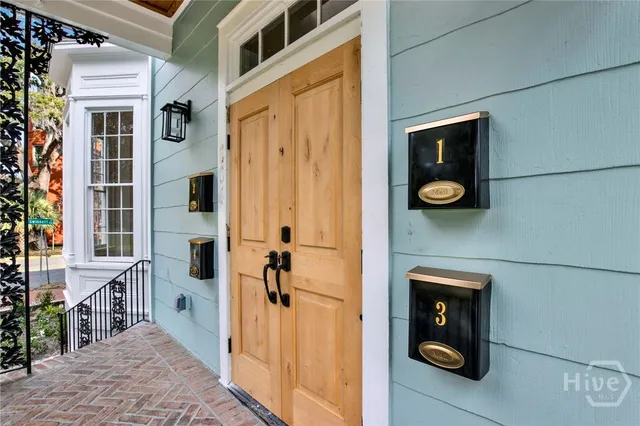 $3,400 | 105 East Gwinnett Street, Unit 3, Savannah, GA 31401