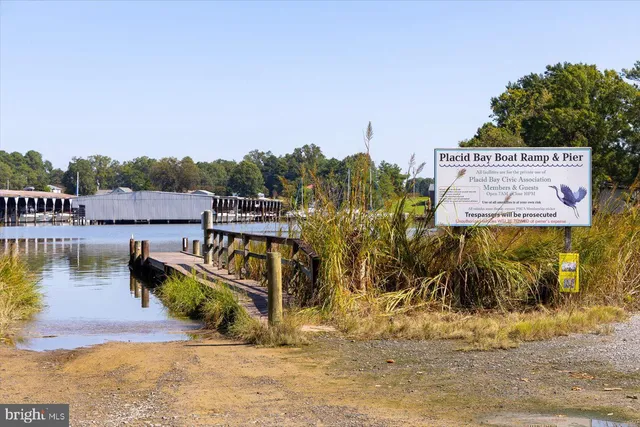 a view of a house with outdoor space