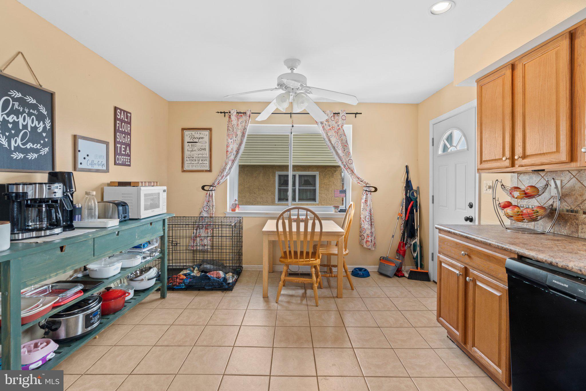 618 Rively Avenue Collingdale, PA 19023 - Photo 11 of 34 Kitchen