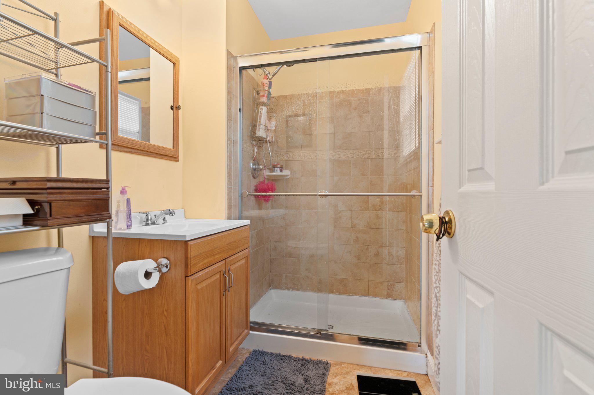 618 Rively Avenue Collingdale, PA 19023 - Photo 23 of 34 Primary Bathroom