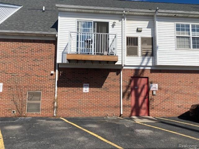 1125 Eureka Road, Unit 202 Wyandotte, MI 48192 - Photo 2 of 10