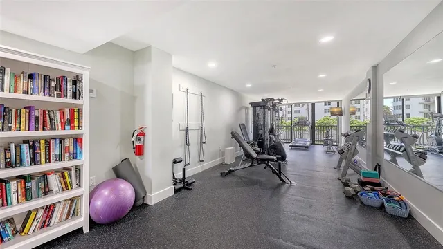 $6,500 | 11 Sunset Drive, Unit 501, Sarasota, FL 34236