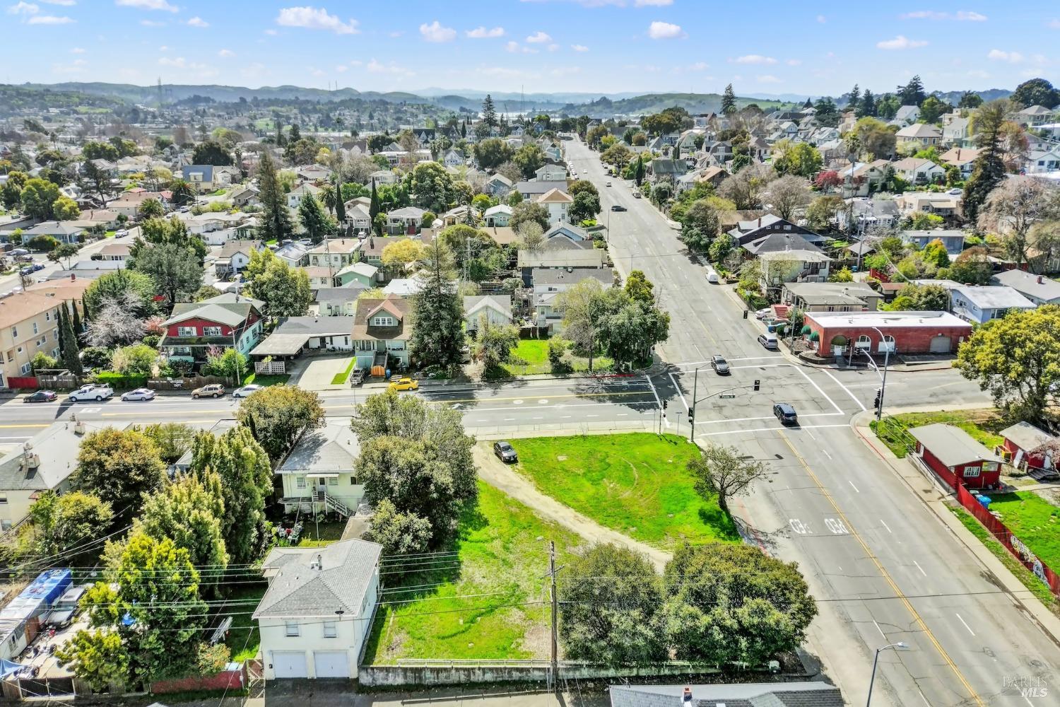 900 Alameda Street Vallejo, CA 94590 - Photo 4 of 12 an aerial view of residential houses with outdoor space and trees