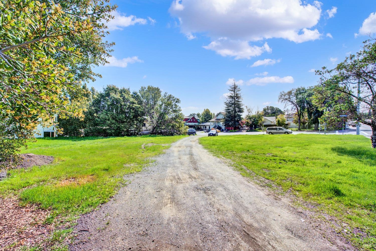 900 Alameda Street Vallejo, CA 94590 - Photo 7 of 12 a view of a volley ball court