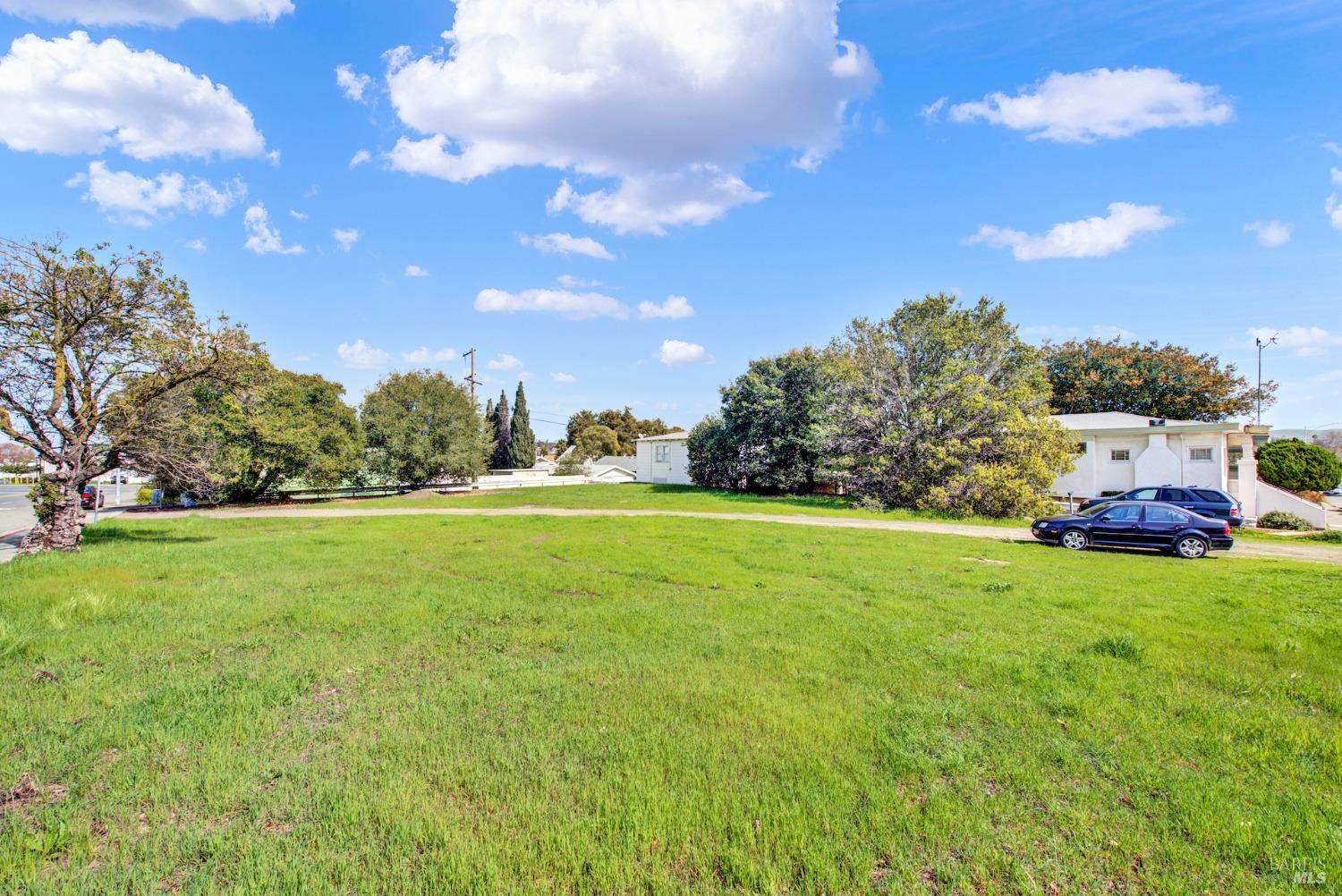 900 Alameda Street Vallejo, CA 94590 - Photo 10 of 12 a view of a green field