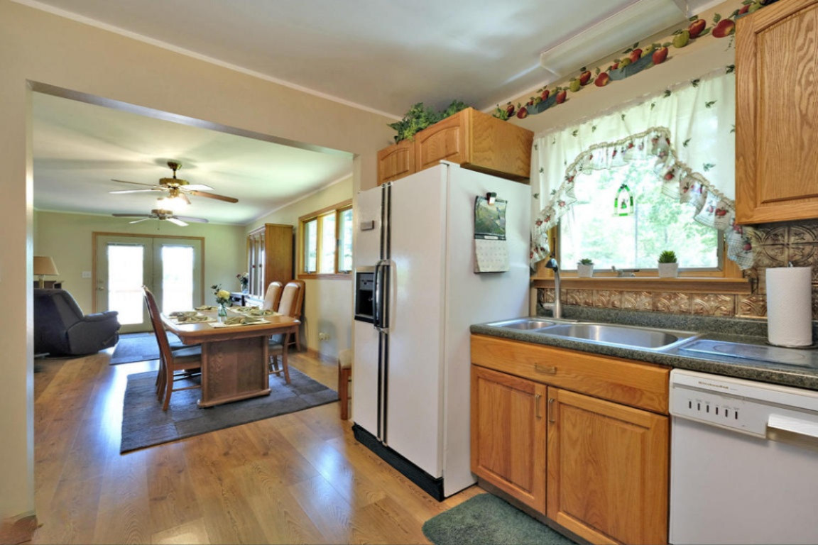 08873 Silver Lake Road Grand Junction, MI 49056 - Photo 4 of 15 20170603152305423054000000-o