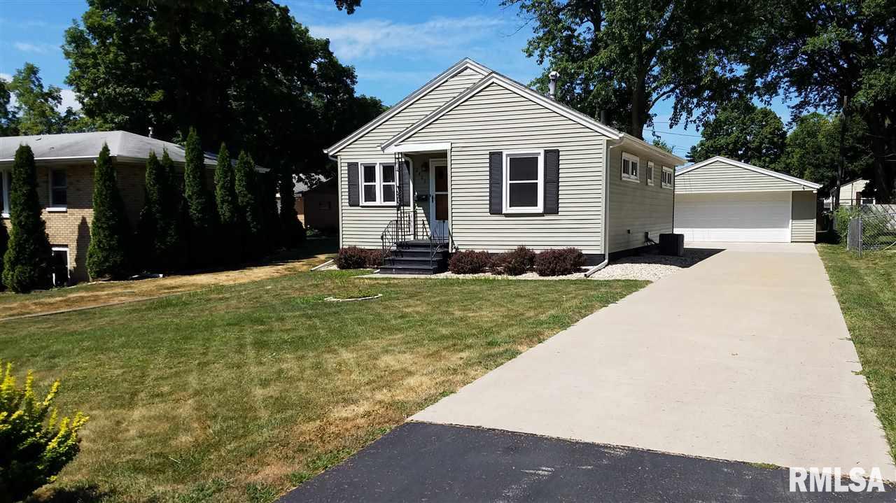 2421 45th Street Moline, IL 61265 - Photo 1 of 21 Gallery Image 1