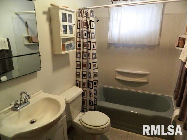 2421 45th Street Moline, IL 61265 - Photo 12 of 21 Gallery Image 12