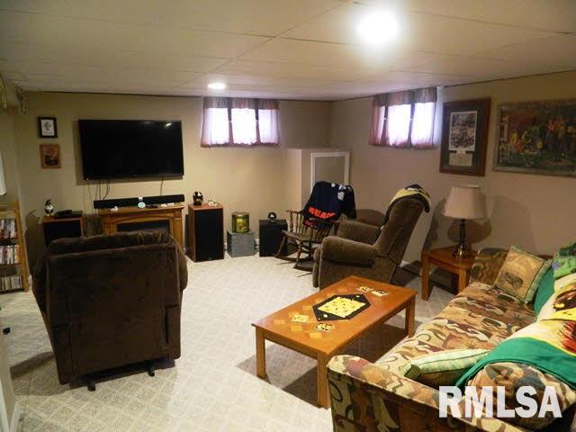 2421 45th Street Moline, IL 61265 - Photo 14 of 21 Gallery Image 14
