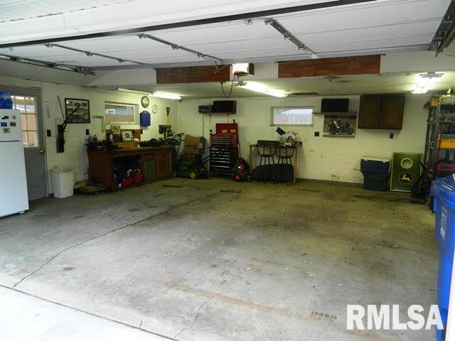 2421 45th Street Moline, IL 61265 - Photo 19 of 21 Gallery Image 19