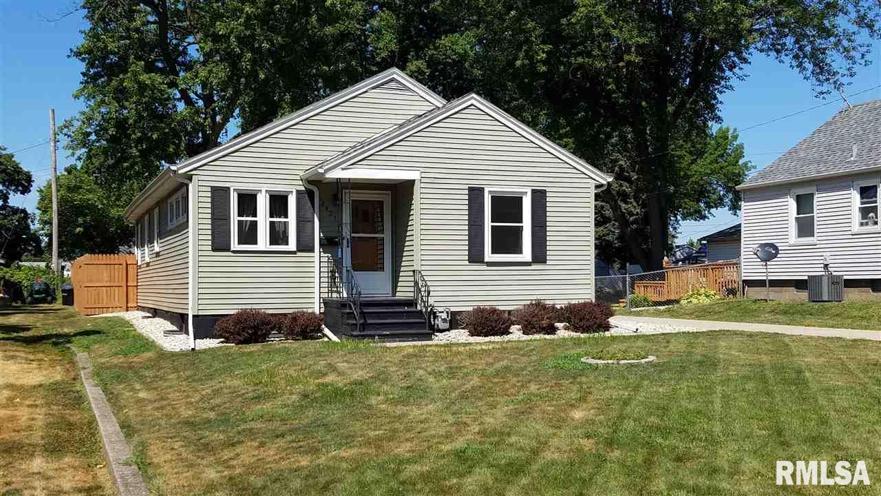 2421 45th Street Moline, IL 61265 - Photo 3 of 21 Gallery Image 3