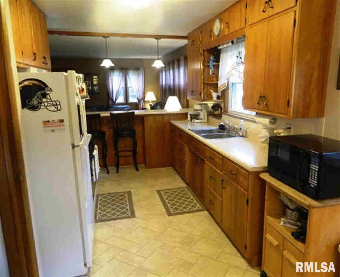 2421 45th Street Moline, IL 61265 - Photo 8 of 21 Gallery Image 8