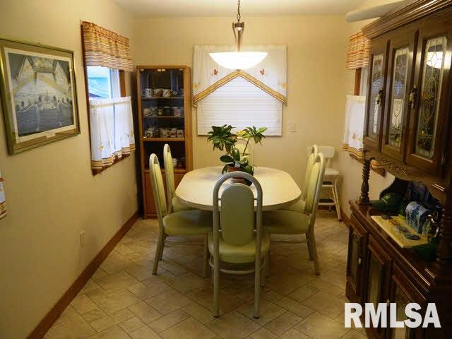 2421 45th Street Moline, IL 61265 - Photo 9 of 21 Gallery Image 9