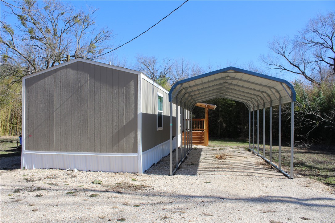 119 Royal Street Taylor, TX 76574 - Photo 2 of 18 a backyard of a house
