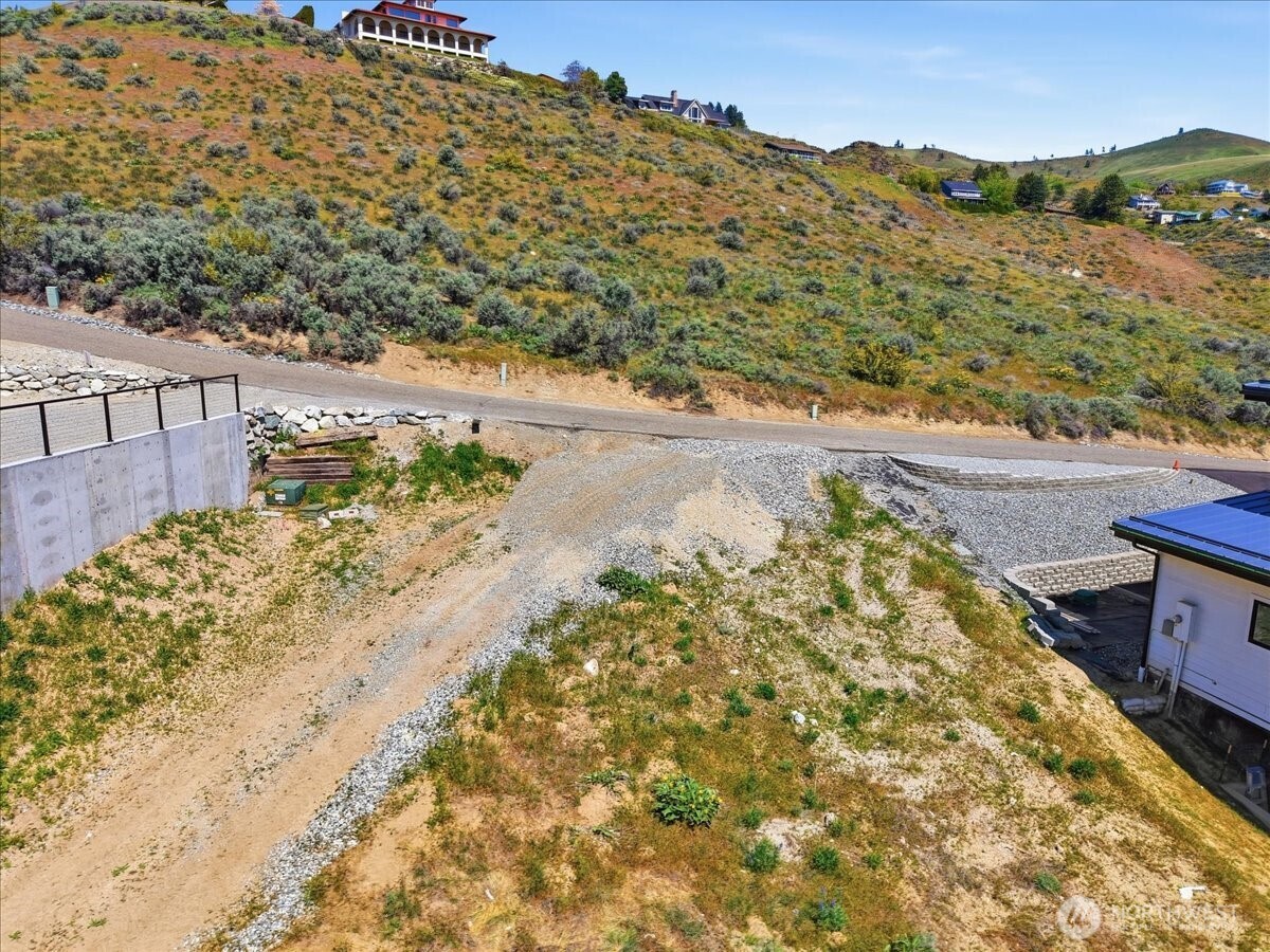 211 Riviera Drive Chelan, WA 98816 - Photo 12 of 30