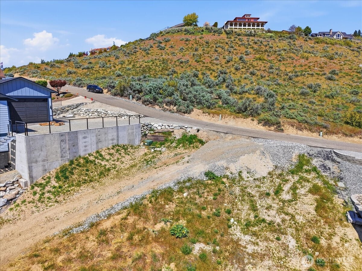 211 Riviera Drive Chelan, WA 98816 - Photo 13 of 30