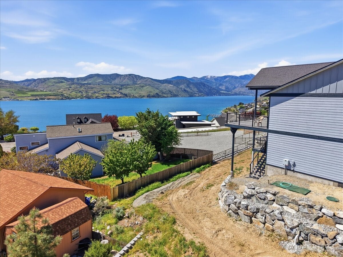 211 Riviera Drive Chelan, WA 98816 - Photo 17 of 30
