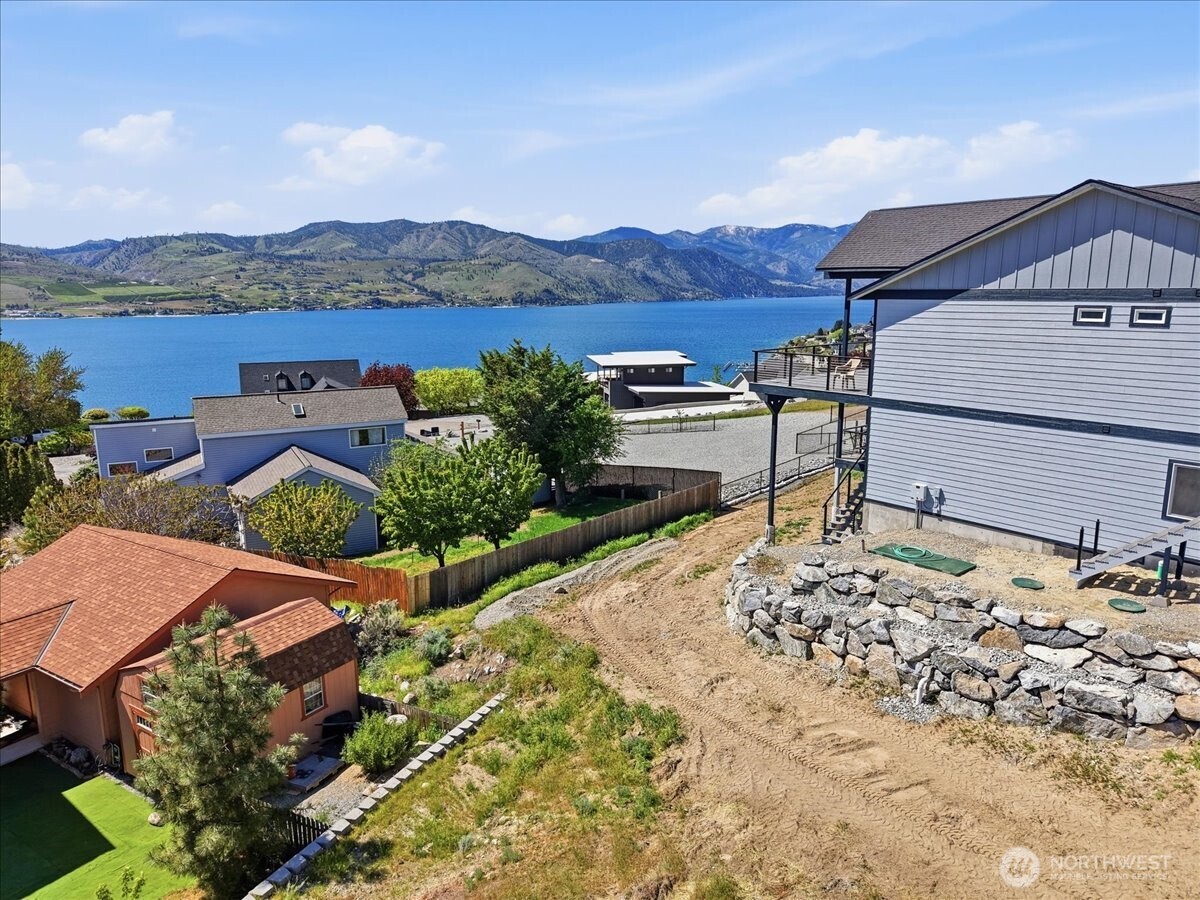 211 Riviera Drive Chelan, WA 98816 - Photo 7 of 30