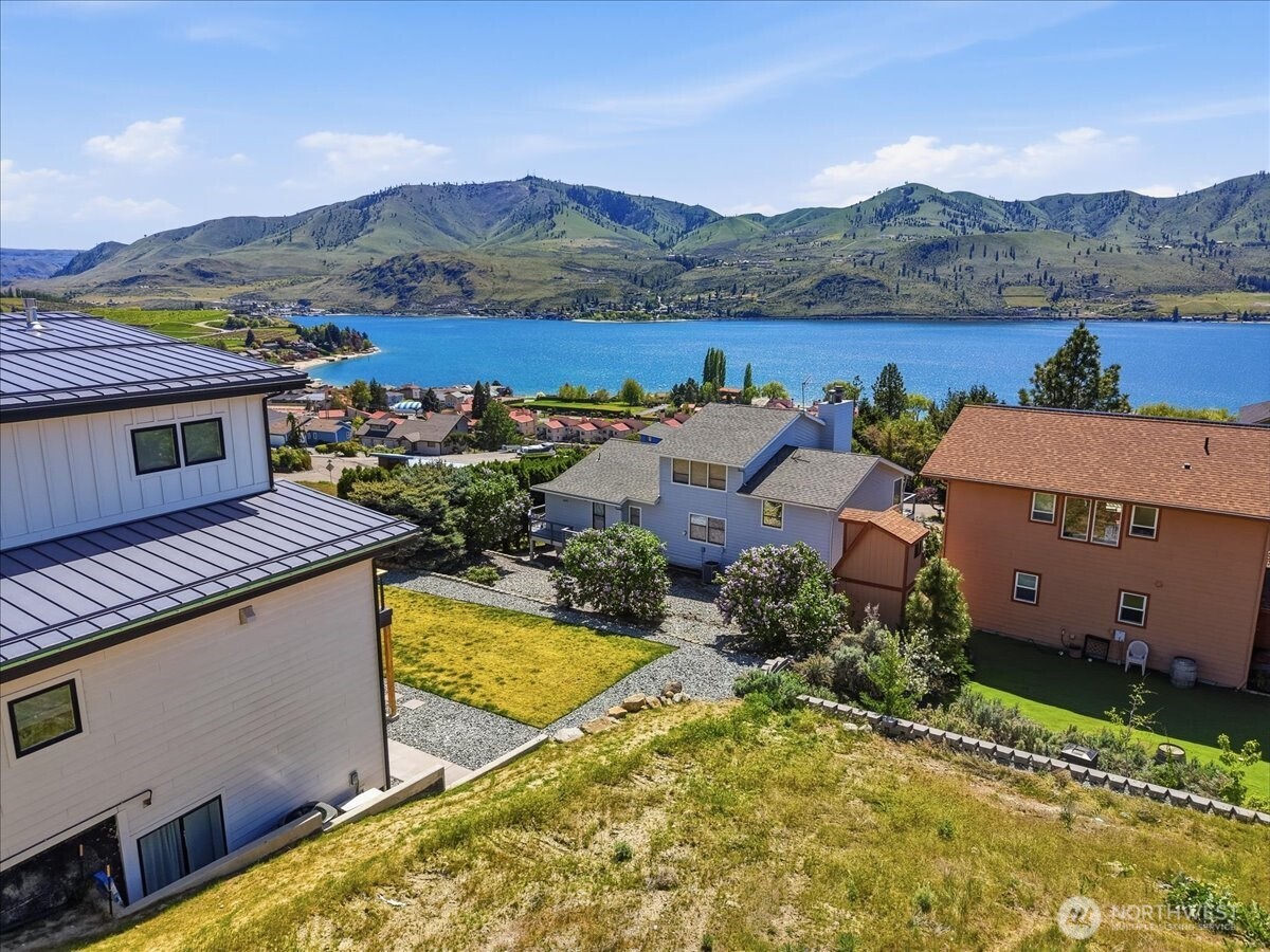 211 Riviera Drive Chelan, WA 98816 - Photo 9 of 30