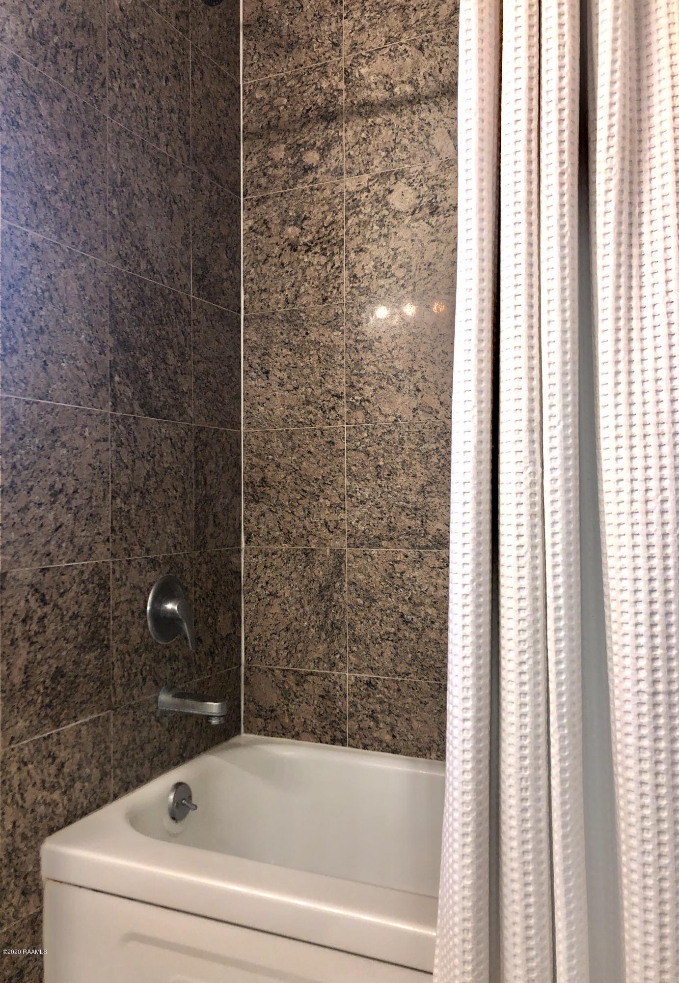 213 Bendel Road, Unit 208 Lafayette, LA 70503 - Photo 9 of 9 IMG-3172