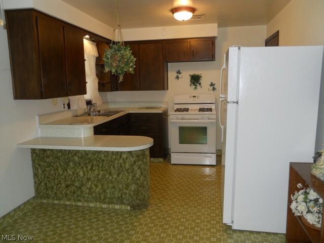 251 Harvey Street Struthers, OH 44471 - Photo 4 of 7