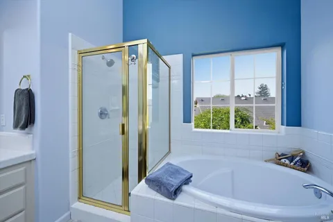 $995,000 | 104 Village Oaks Court, Healdsburg, CA 95448