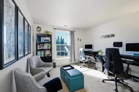 $995,000 | 104 Village Oaks Court, Healdsburg, CA 95448