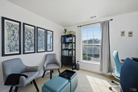 $995,000 | 104 Village Oaks Court, Healdsburg, CA 95448