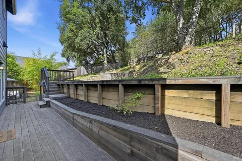 $995,000 | 104 Village Oaks Court, Healdsburg, CA 95448