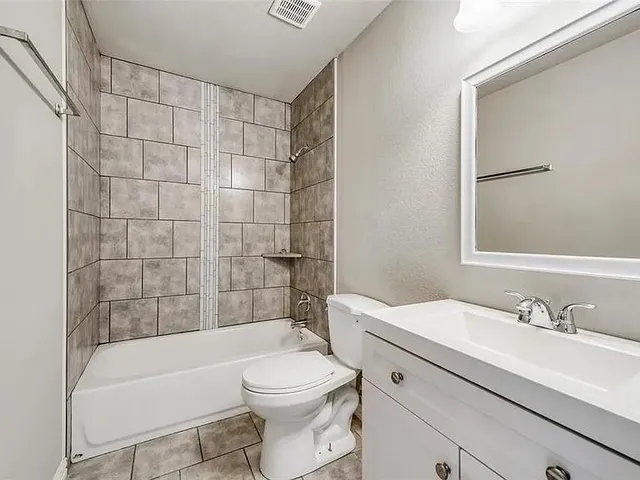 $320,000 | 3919 Kenilworth Street, Dallas, TX 75210