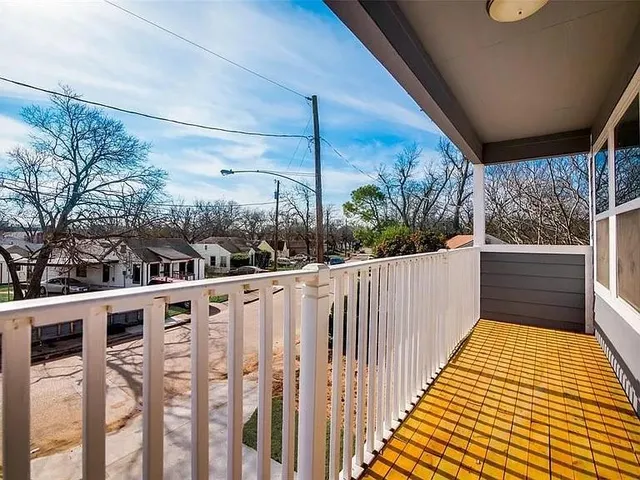 $320,000 | 3919 Kenilworth Street, Dallas, TX 75210