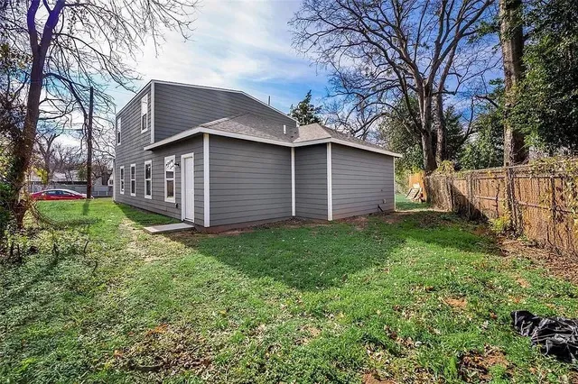 $320,000 | 3919 Kenilworth Street, Dallas, TX 75210