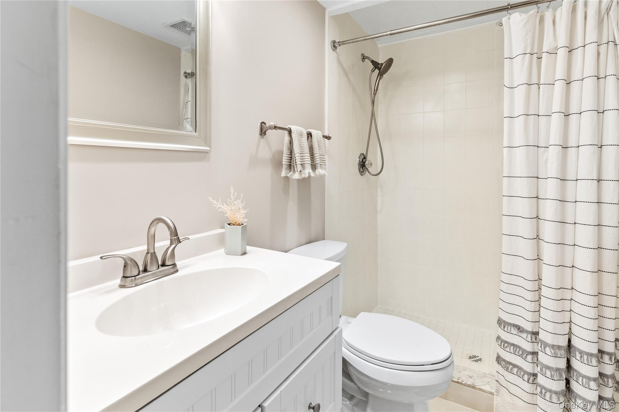 Undisclosed Address Hampton Bays, NY 11946 - Photo 15 of 17